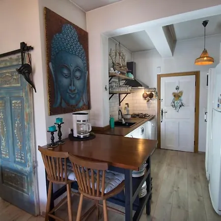 One Br Vacation W/garden In Apartment *